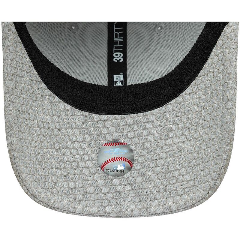 siltovka-zaoblena-siva-upravena-39thirty-stretch-mesh-new-york-yankees-mlb-new-era