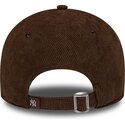 siltovka-zaoblena-hneda-nastavitelny-9twenty-cord-script-new-york-yankees-mlb-new-era