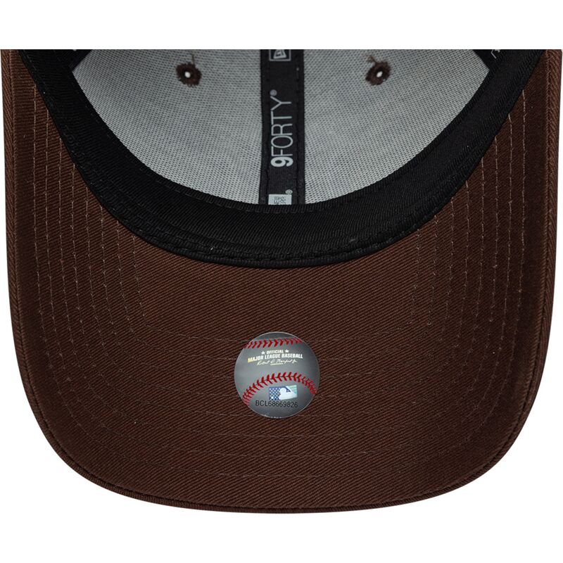 siltovka-zaoblena-hneda-nastavitelny-9forty-league-essential-new-york-yankees-mlb-new-era