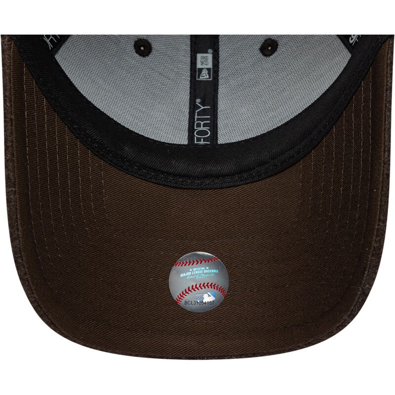 siltovka-zaoblena-hneda-snapback-9forty-winter-new-york-yankees-mlb-new-era siltovka-zaoblena-hneda-snapback-9forty-winter-new-york-yankees-mlb-new-era