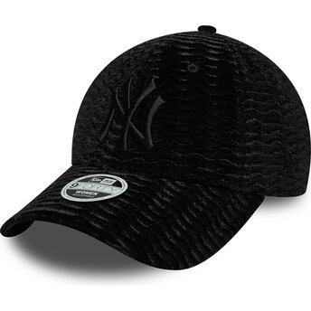 Šiltovka zaoblená čierna nastaviteľný 9FORTY Velour New York Yankees MLB New Era