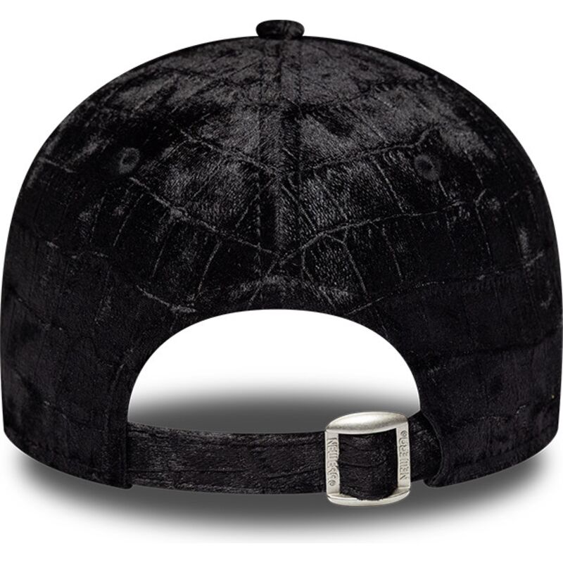 siltovka-zaoblena-cierna-nastavitelny-9forty-pattern-velour-new-york-yankees-mlb-new-era siltovka-zaoblena-cierna-nastavitelny-9forty-pattern-velour-new-york-yankees-mlb-new-era