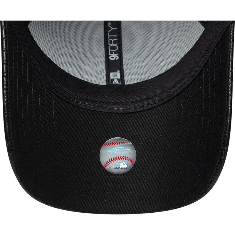 siltovka-zaoblena-cierna-snapback-9forty-pu-weave-new-york-yankees-mlb-new-era