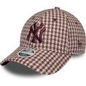 siltovka-zaoblena-cervena-nastavitelny-9forty-m-crown-houndstooth-new-york-yankees-mlb-new-era