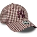 siltovka-zaoblena-cervena-nastavitelny-9forty-m-crown-houndstooth-new-york-yankees-mlb-new-era