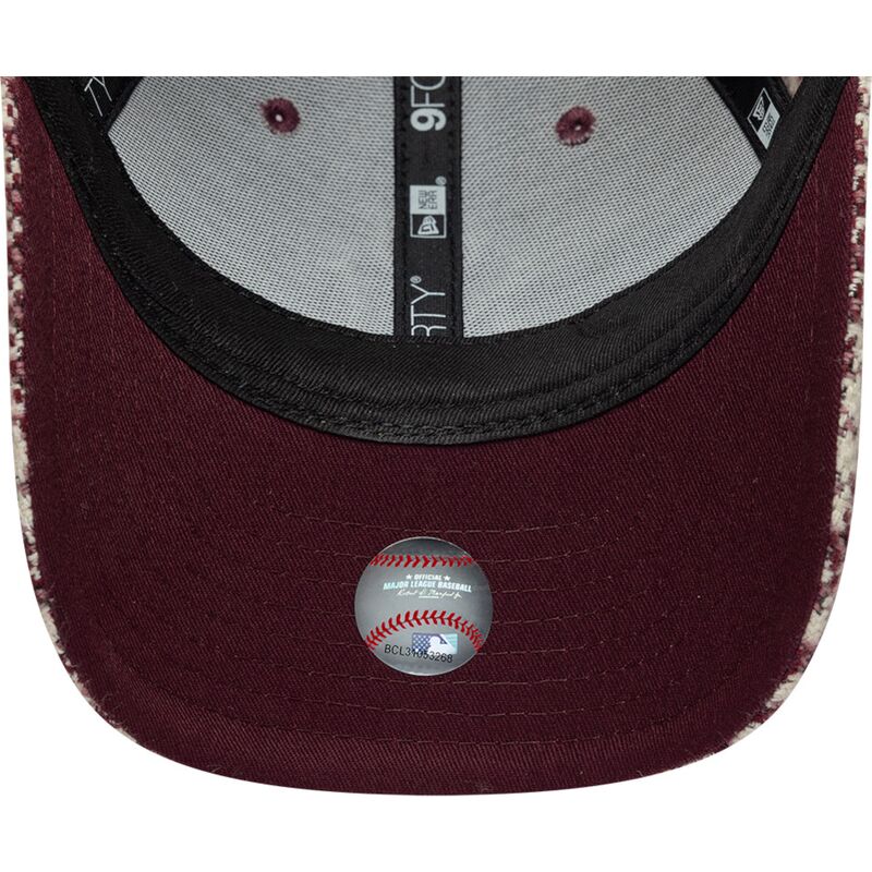 siltovka-zaoblena-cervena-nastavitelny-9forty-m-crown-houndstooth-new-york-yankees-mlb-new-era