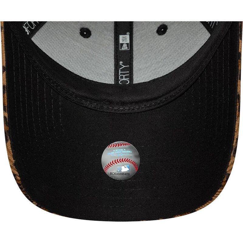 siltovka-zaoblena-leopardi-nastavitelny-9forty-leopard-cord-new-york-yankees-mlb-new-era siltovka-zaoblena-leopardi-nastavitelny-9forty-leopard-cord-new-york-yankees-mlb-new-era