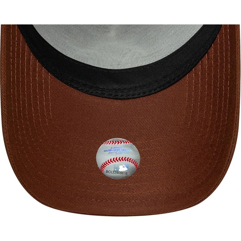 siltovka-zaoblena-hneda-snapback-e-frame-outline-new-york-yankees-mlb-new-era