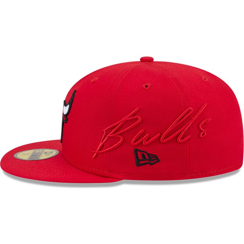 siltovka-rovna-cervena-upravena-59fifty-side-script-chicago-bulls-nba-new-era
