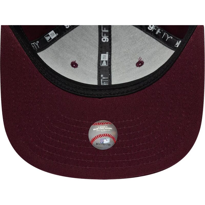 siltovka-rovna-cervena-snapback-9fifty-original-fit-league-essential-new-york-yankees-mlb-new-era