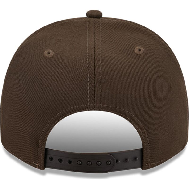 siltovka-zaoblena-hneda-snapback-9fifty-a-frame-precurved-visor-pin-atlanta-braves-mlb-new-era siltovka-zaoblena-hneda-snapback-9fifty-a-frame-precurved-visor-pin-atlanta-braves-mlb-new-era
