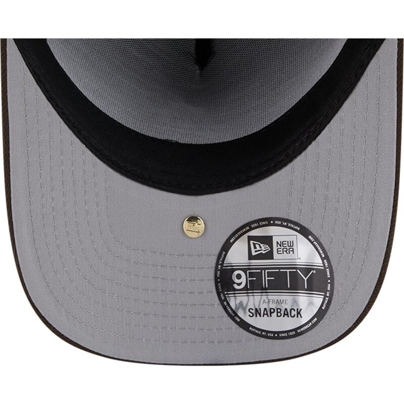 siltovka-zaoblena-hneda-snapback-9fifty-a-frame-precurved-visor-pin-atlanta-braves-mlb-new-era siltovka-zaoblena-hneda-snapback-9fifty-a-frame-precurved-visor-pin-atlanta-braves-mlb-new-era