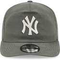 siltovka-zaoblena-zelena-snapback-19twenty-precurved-new-york-yankees-mlb-new-era