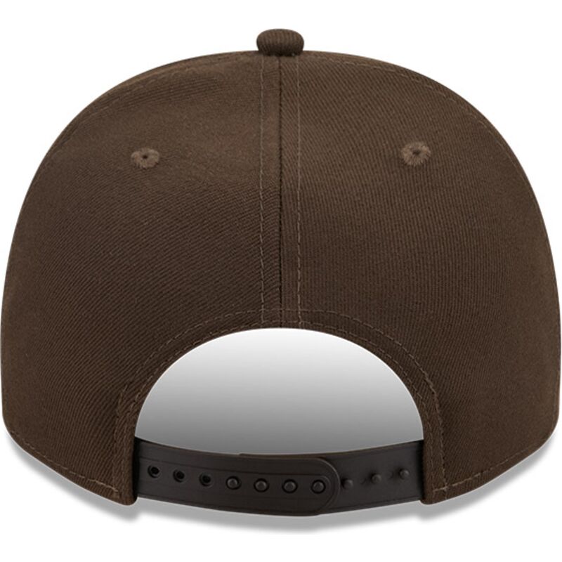 siltovka-zaoblena-hneda-snapback-9fifty-a-frame-precurved-visor-pin-new-york-yankees-mlb-new-era