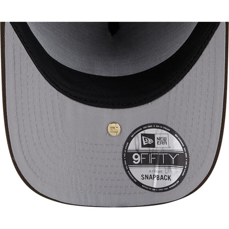 siltovka-zaoblena-hneda-snapback-9fifty-a-frame-precurved-visor-pin-new-york-yankees-mlb-new-era