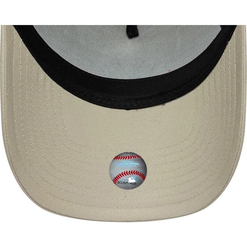 siltovka-zaoblena-bezova-snapback-a-frame-league-essential-new-york-yankees-mlb-new-era