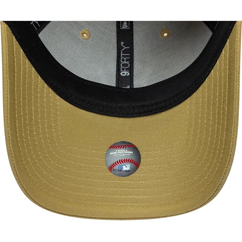 siltovka-zaoblena-khaki-nastavitelny-9forty-league-essential-new-york-yankees-mlb-new-era