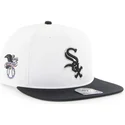 weisse-flache-snapback-kappe-mit-seitlichem-mlb-chicago-white-sox-logo-von-47-brand